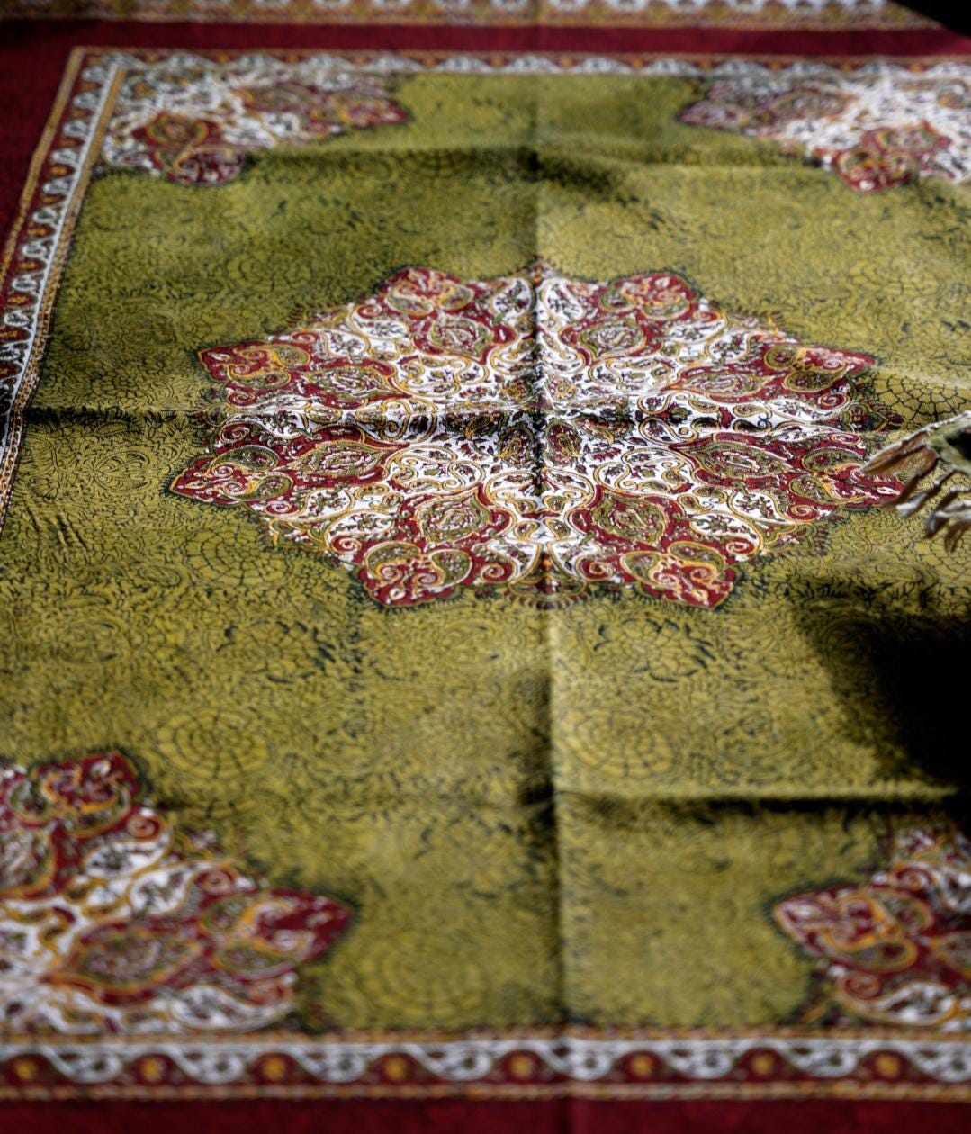 handmade block-printed tablecloth – shamseh motif | 148×104 cm