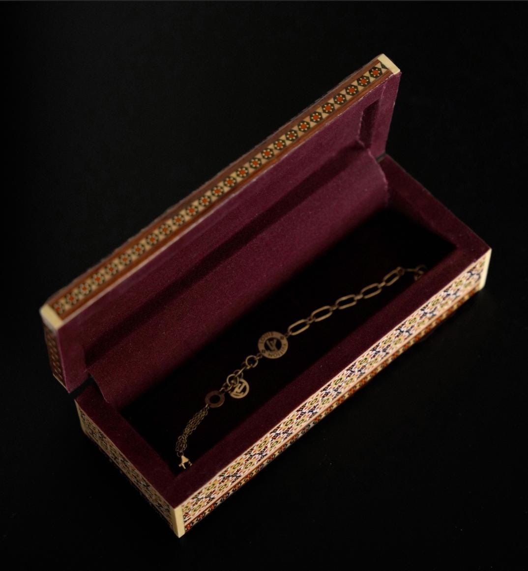 leili o majnoun – medium hand-painted box, miniature persian love story (20×7×5 cm)