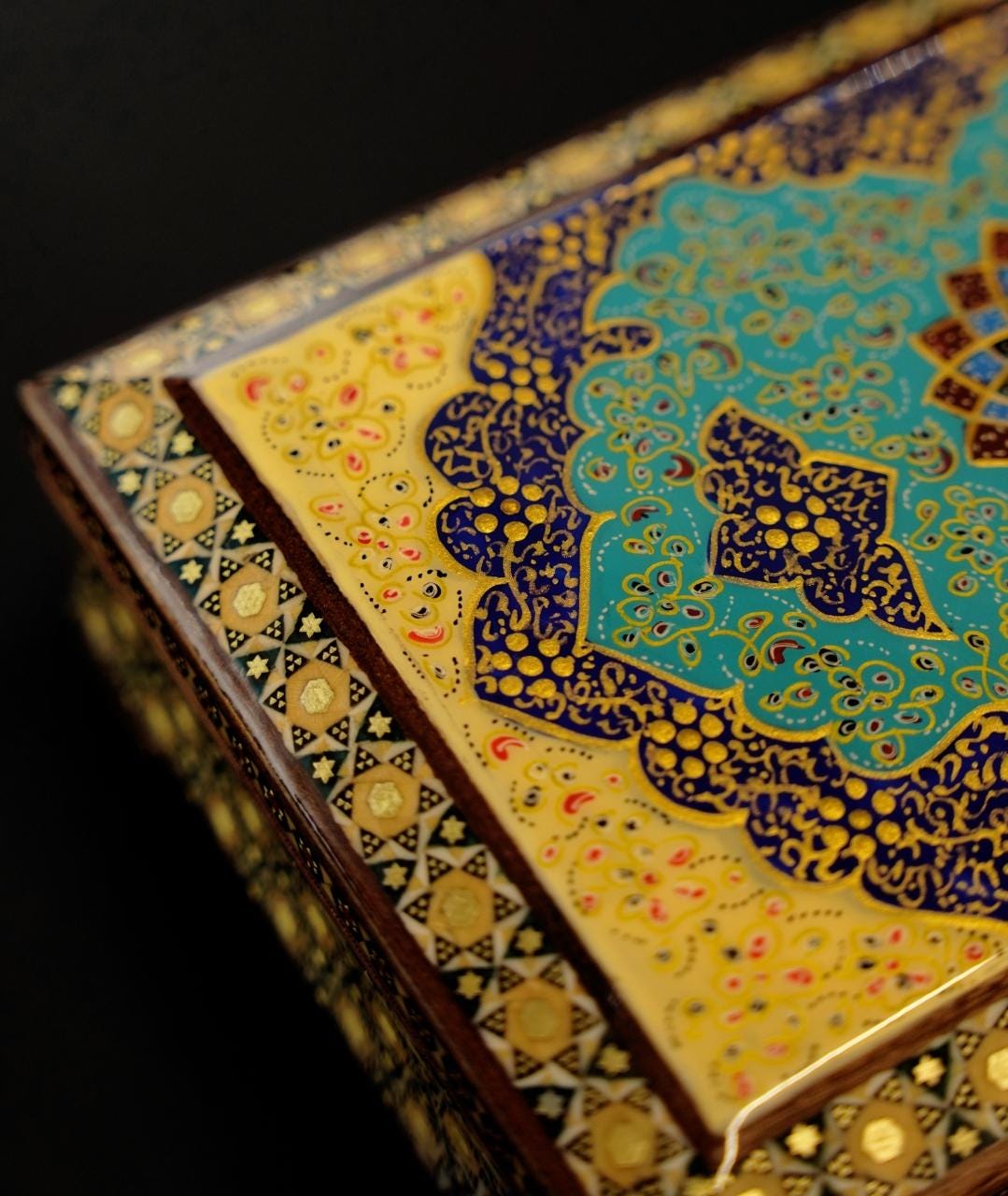 mehr – hand-painted decorative box with floral miniature artwork, jewelry or keepsake storage