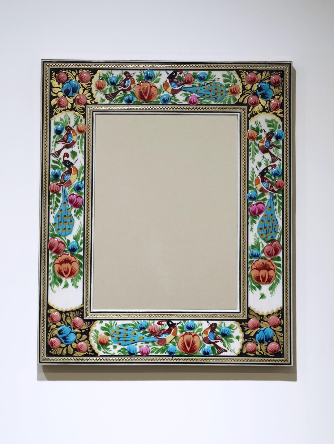 hand-painted relief enamel mirror – bird & bloom | 34×28 cm with vibrant birds and floral motifs in raised enamel.