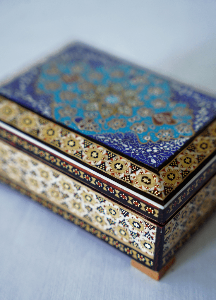 sadaf – hand - painted miniature jewelry box (14 × 10 × 4.5 cm) – luxury handcrafted art by pilardi